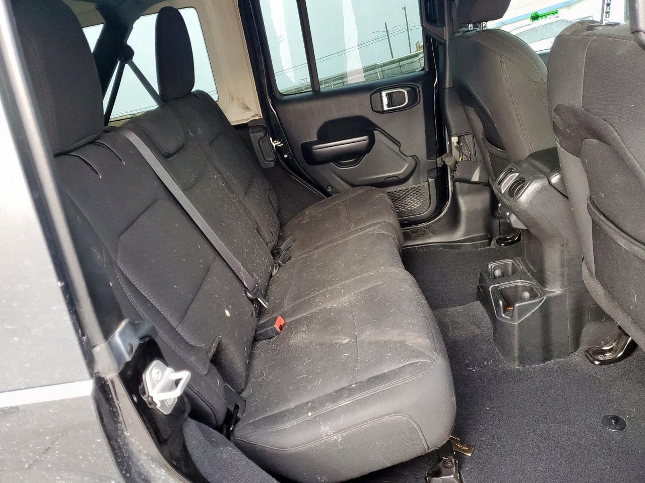 2018 Jeep Wrangler - Image 11