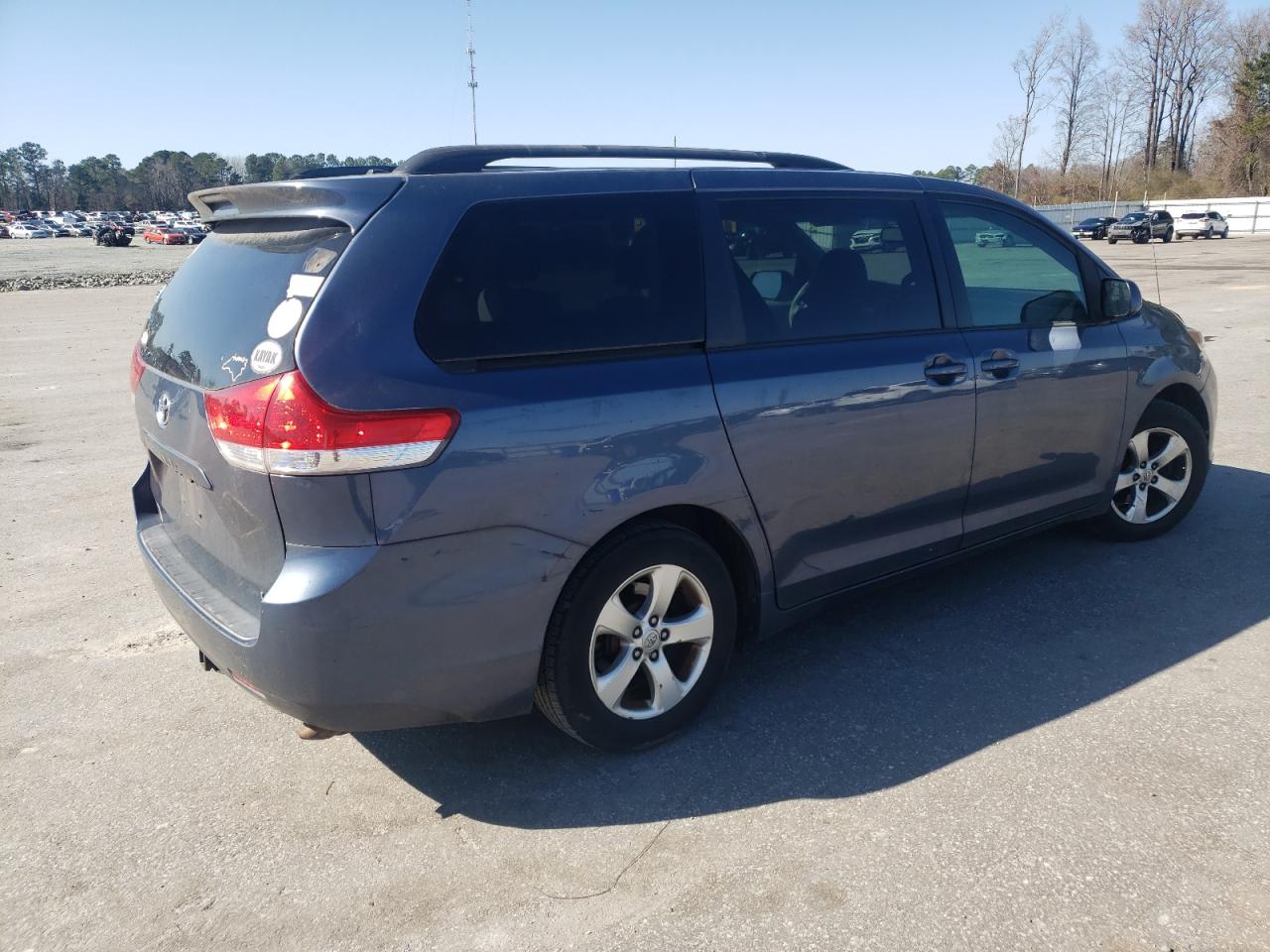 2013 Toyota Sienna - Image 3