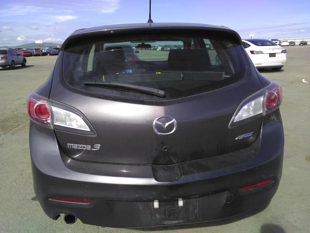 2012 Mazda 3 - Image 6