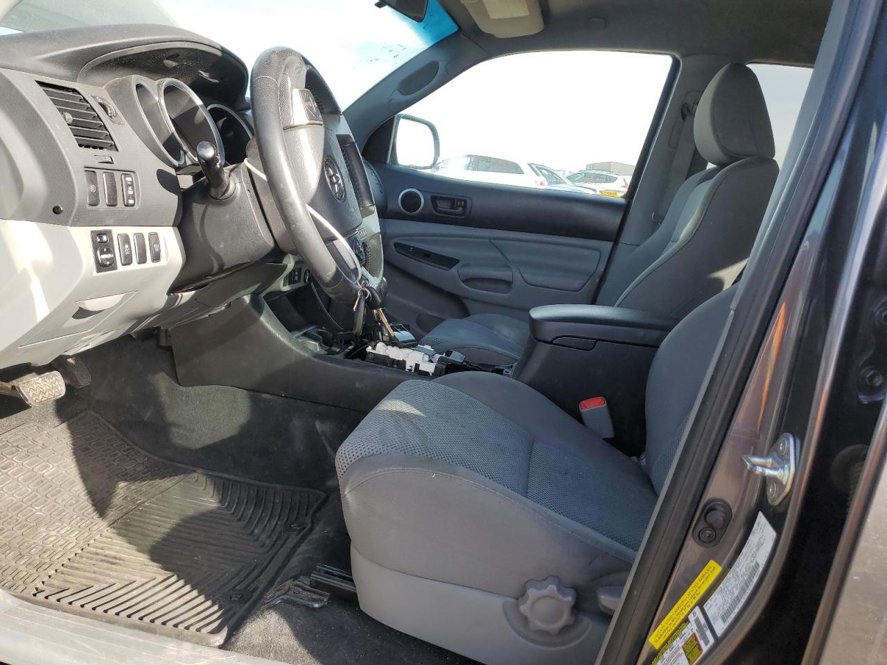2015 Toyota Tacoma - Image 7