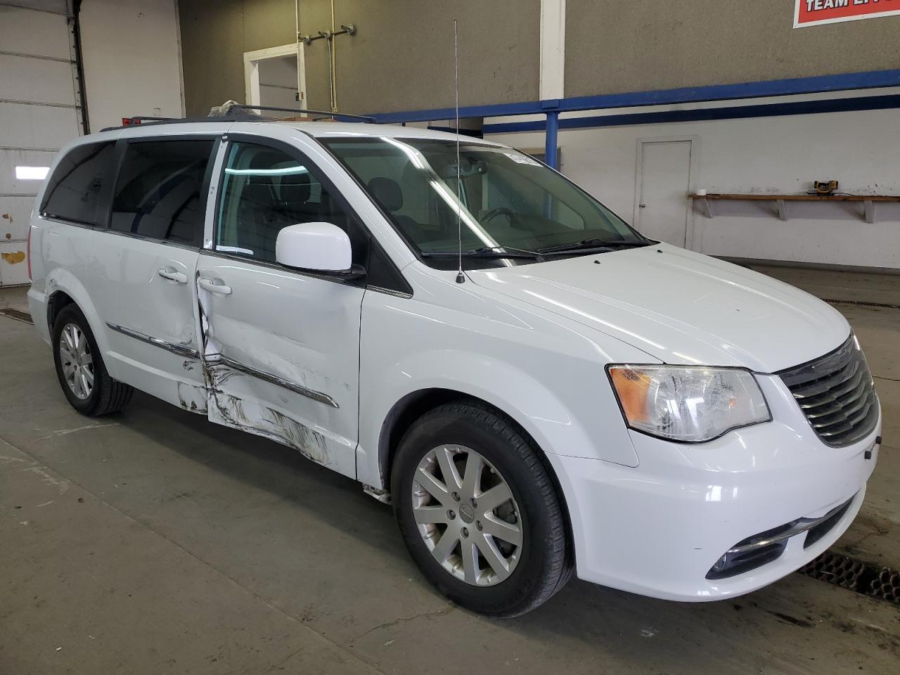 2016 Chrysler Town & Country - Image 4
