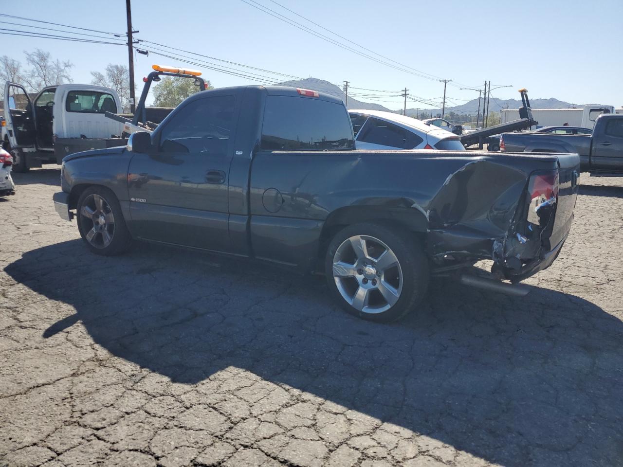 2004 Chevrolet Silverado - Image 2