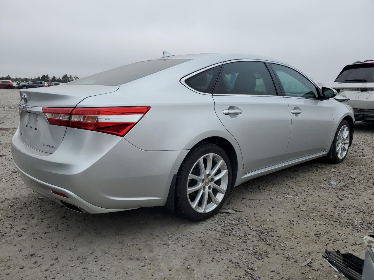 2014 Toyota Avalon - Image 3