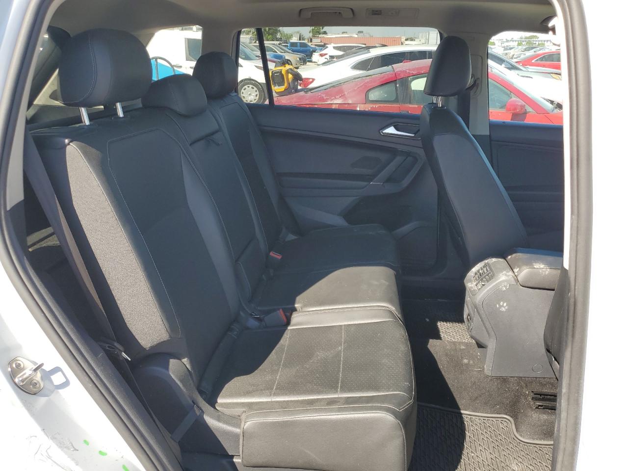 2018 Volkswagen Tiguan - Image 10