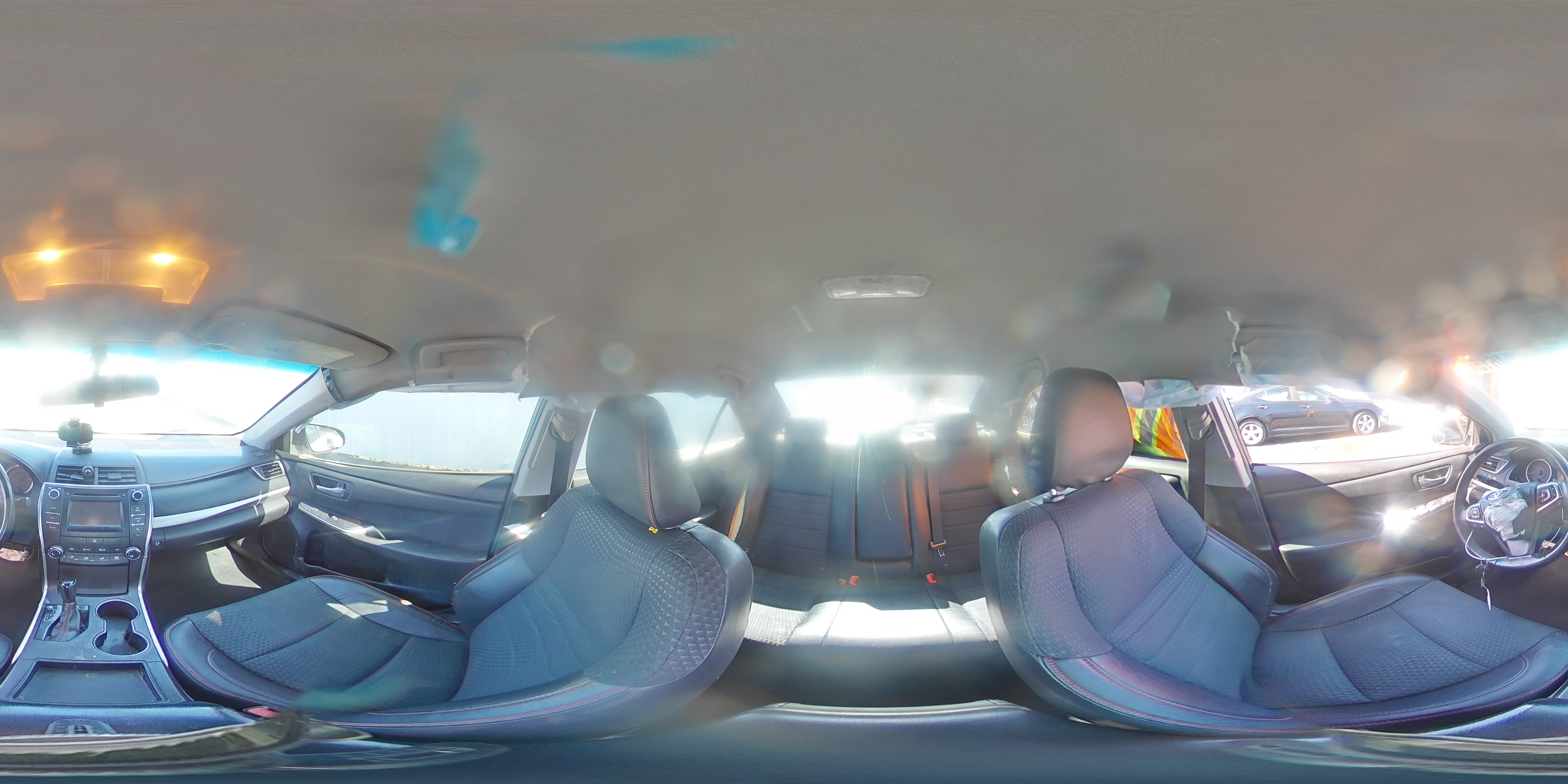 2015 Toyota Camry - Image 13