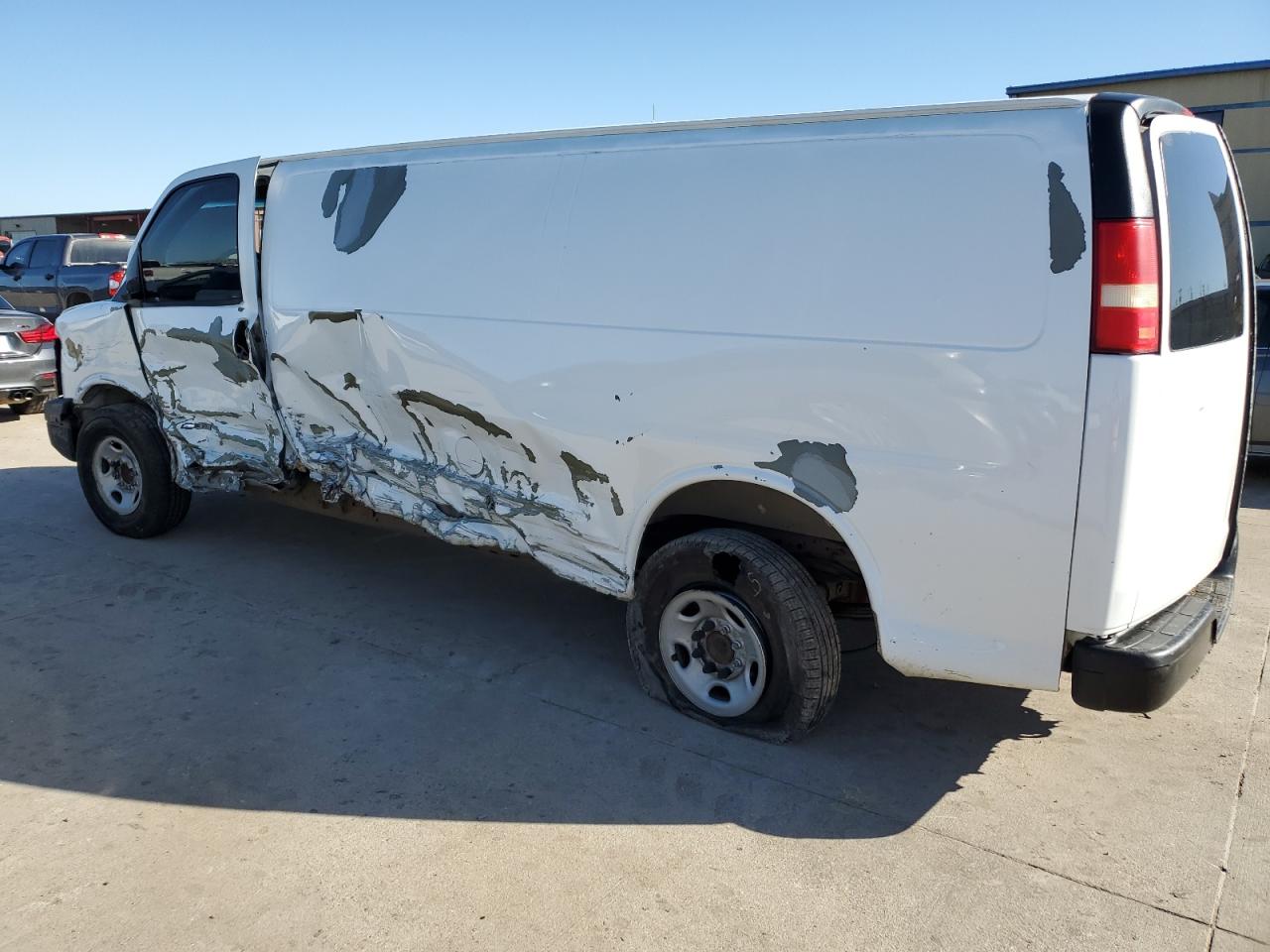 2006 Chevrolet Express - Image 2