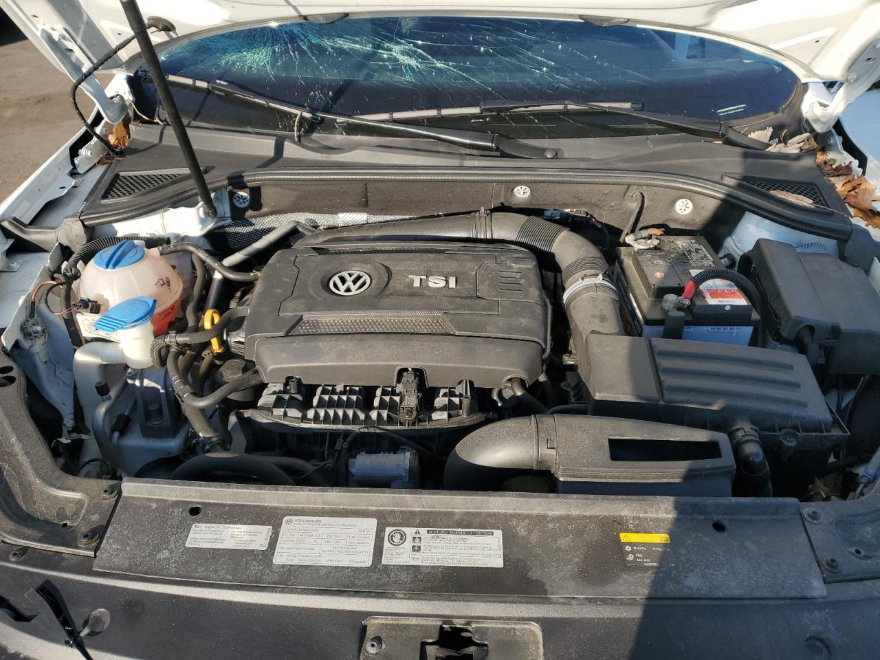 2017 Volkswagen Passat - Image 13