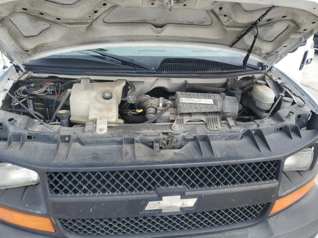 2006 Chevrolet Express - Image 12
