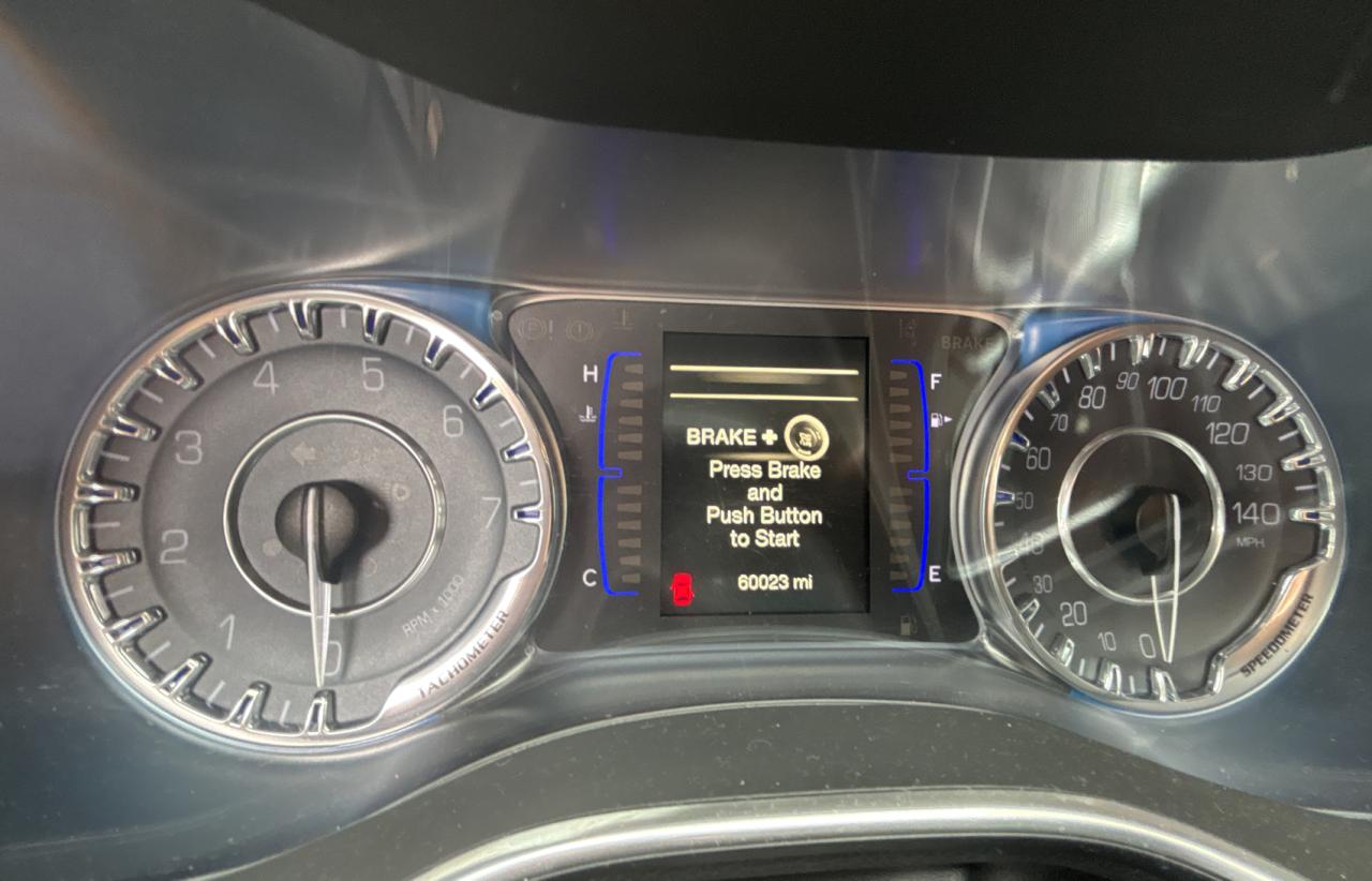 2016 Chrysler 200 - Image 8