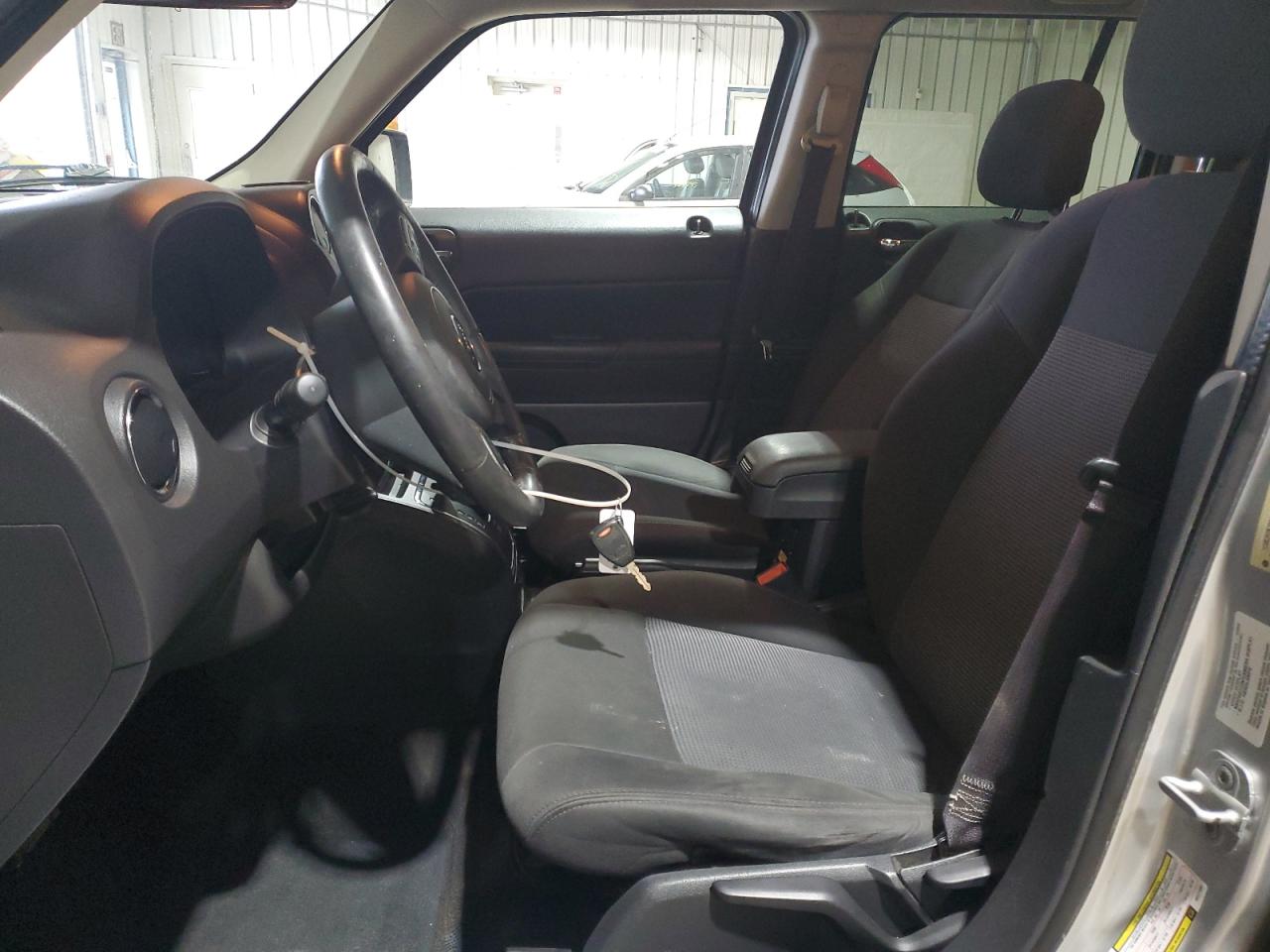 2013 Jeep Liberty (Patriot) - Image 7