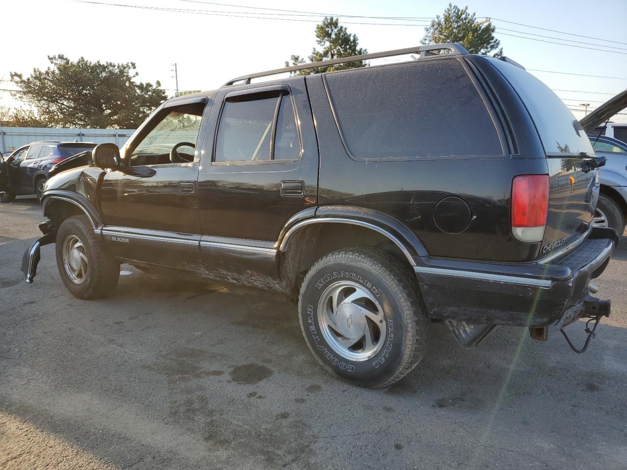 1995 Chevrolet Blazer - Image 2