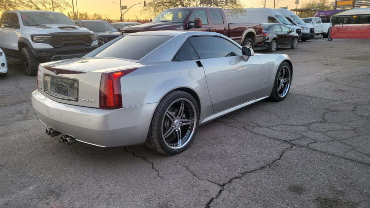 2004 Cadillac XLR - Image 4