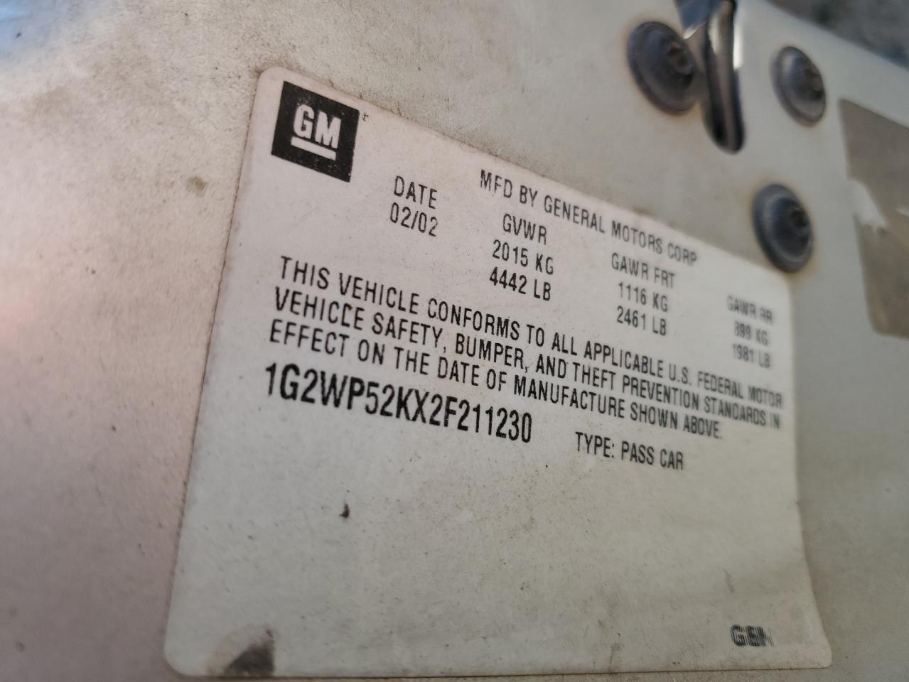 2002 Pontiac Grand Prix - Image 12