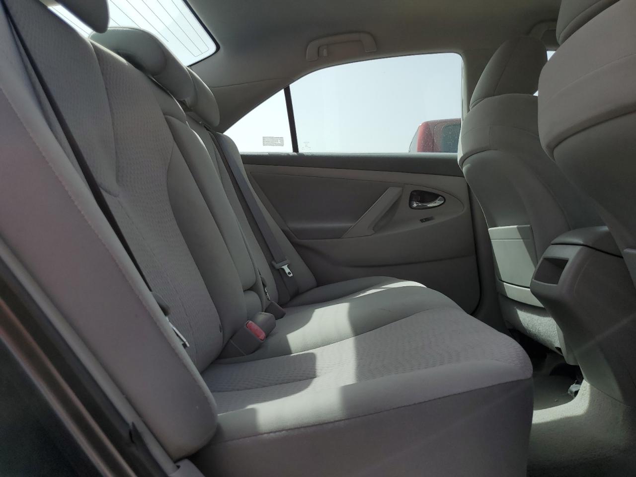 2011 Toyota Camry - Image 10