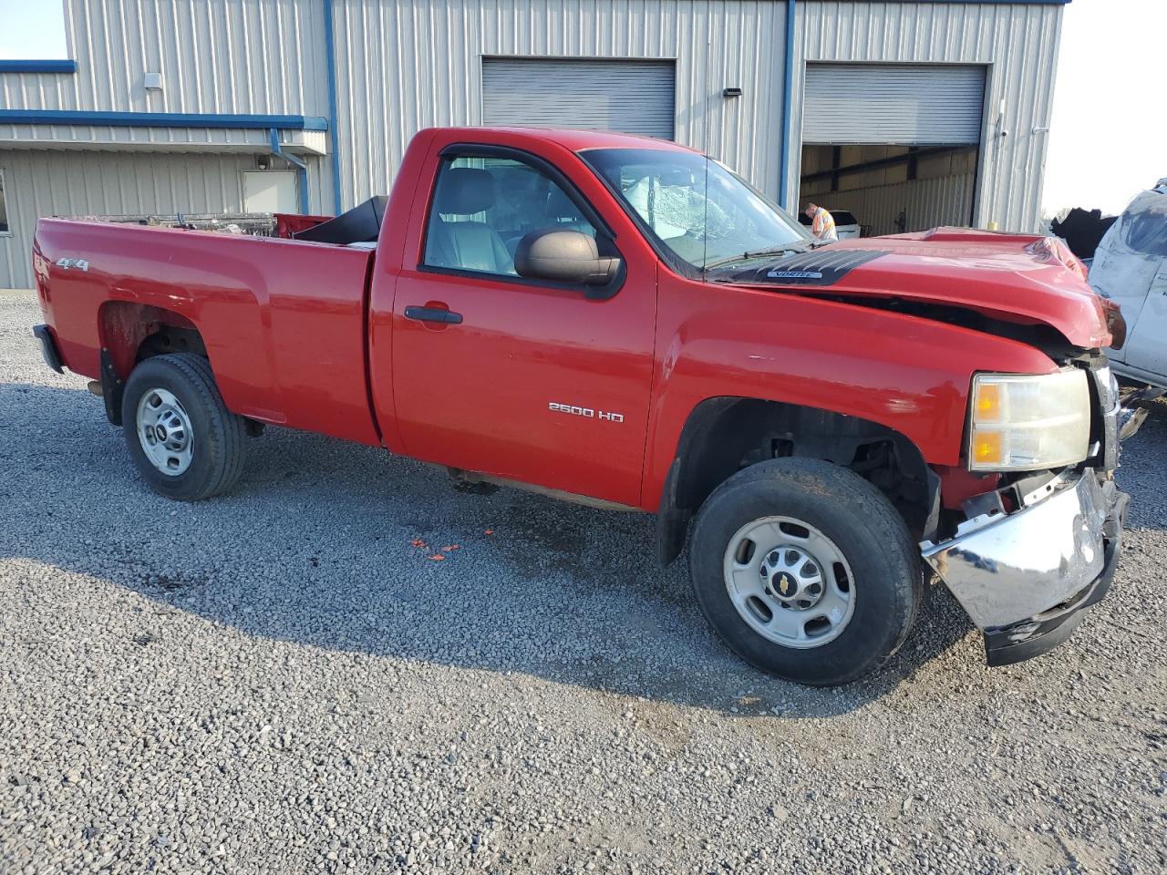 2011 Chevrolet Silverado - Image 4