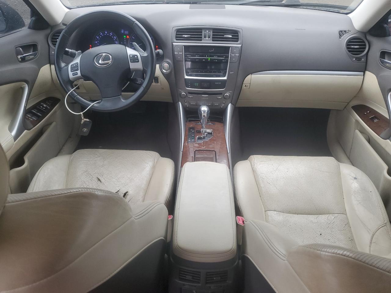 2011 Lexus IS - Image 8