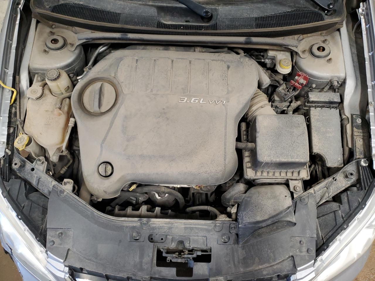 2013 Chrysler 200 - Image 12