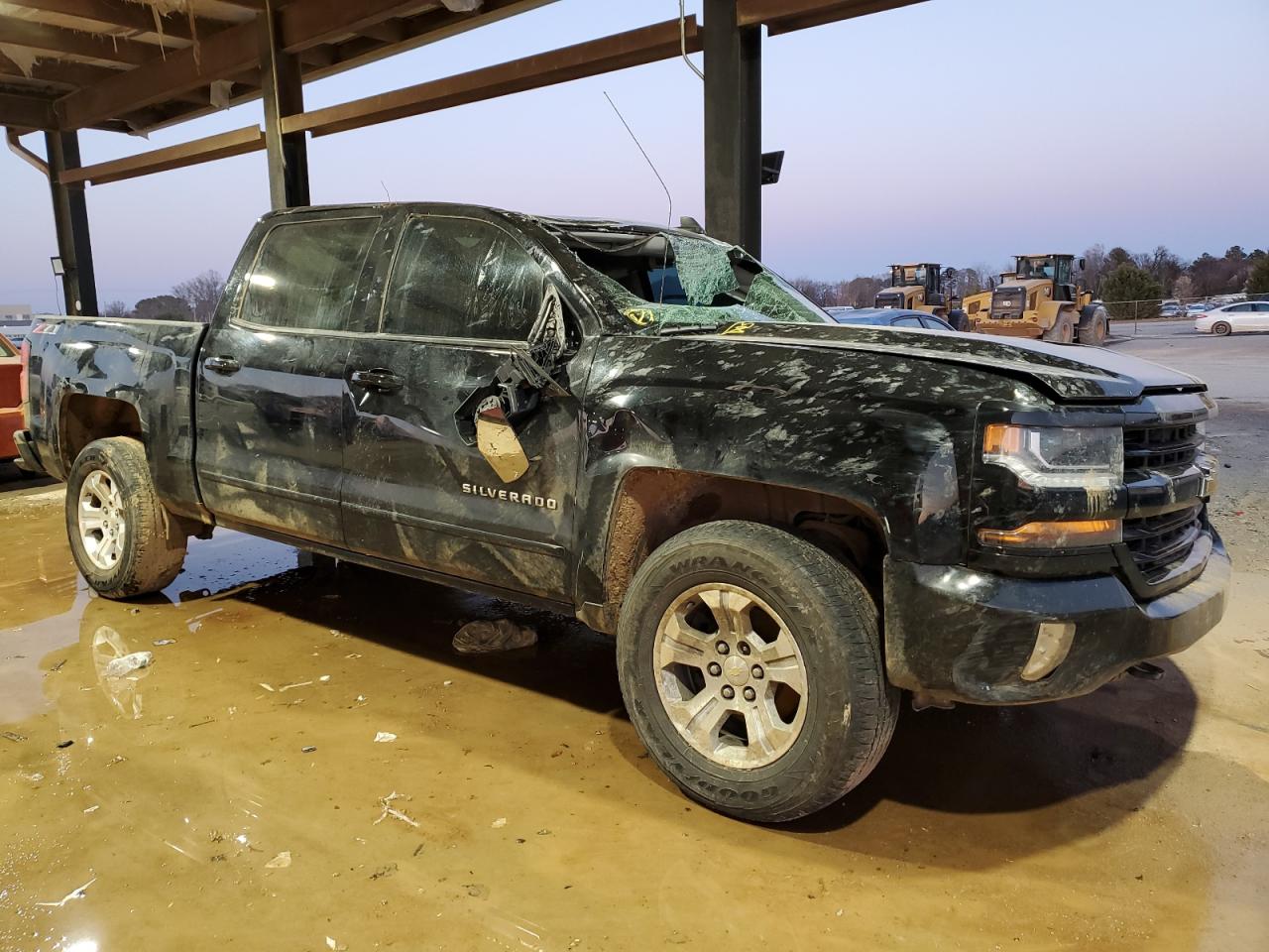 2018 Chevrolet Silverado - Image 4