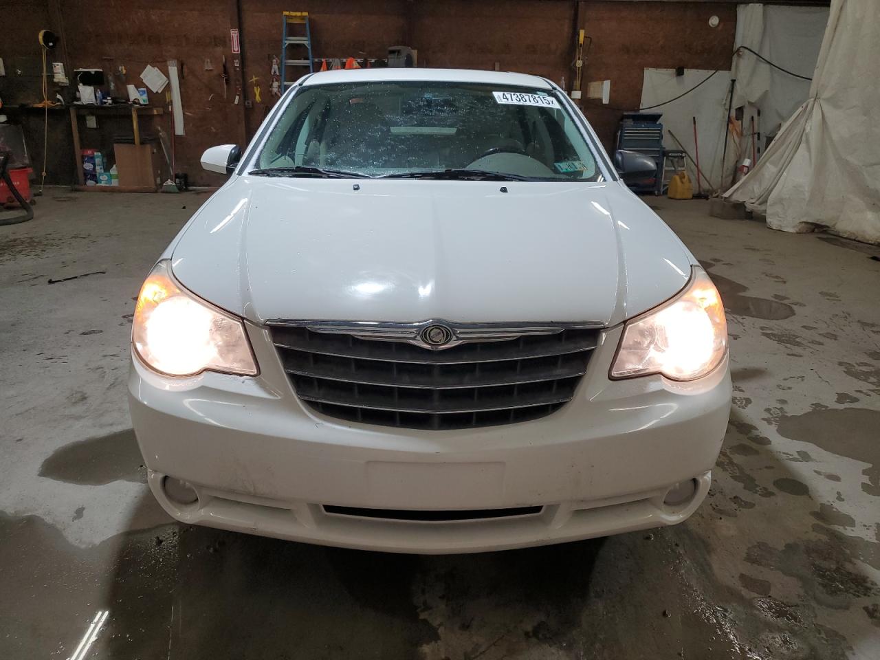 2010 Chrysler Sebring - Image 5