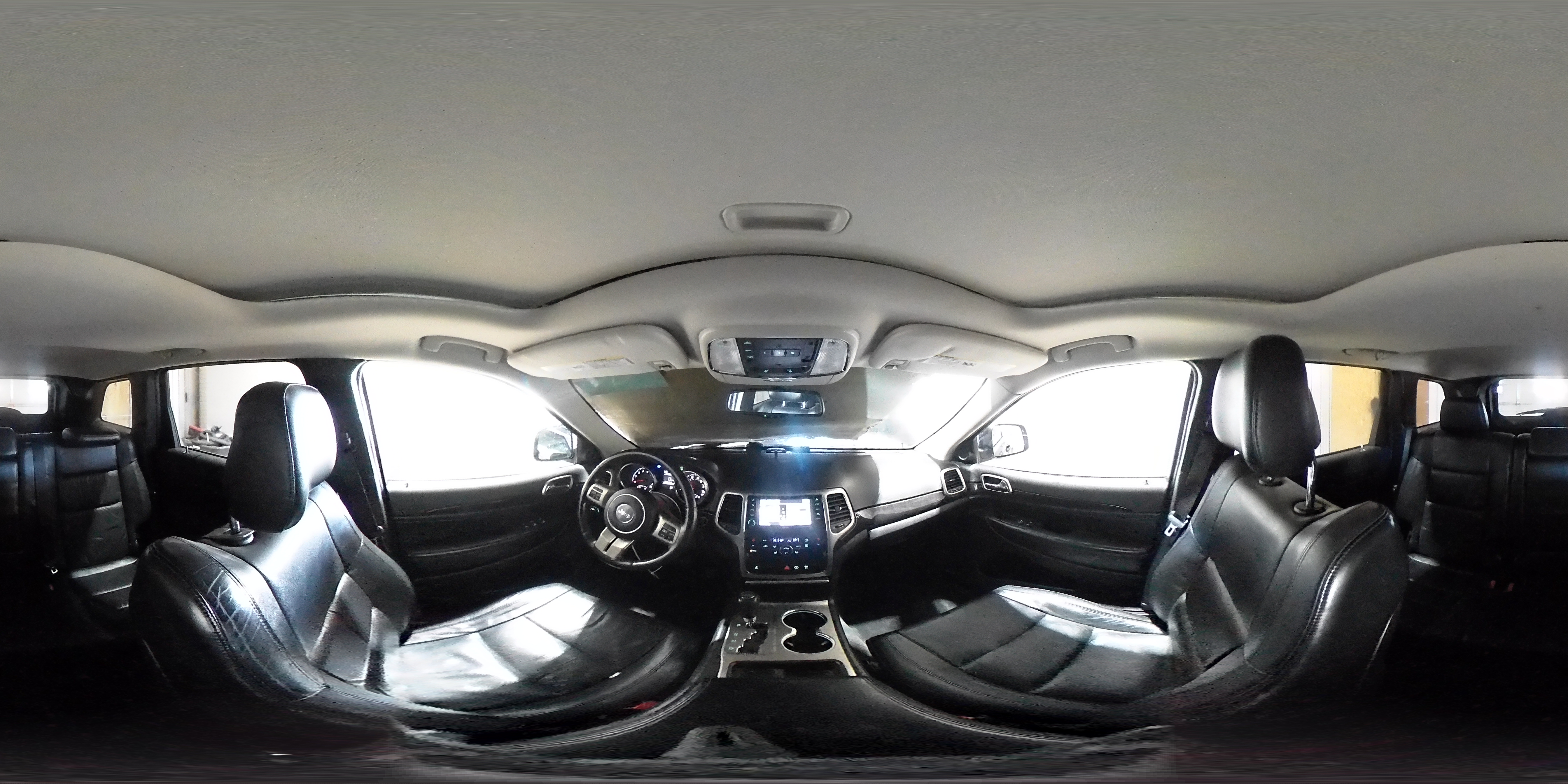2013 Jeep Grand Cherokee - Image 15