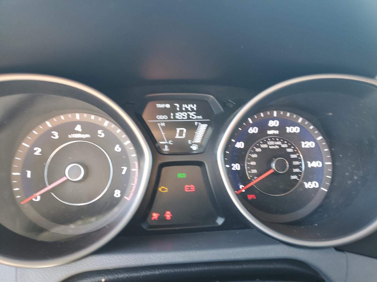 2013 Hyundai Elantra - Image 9