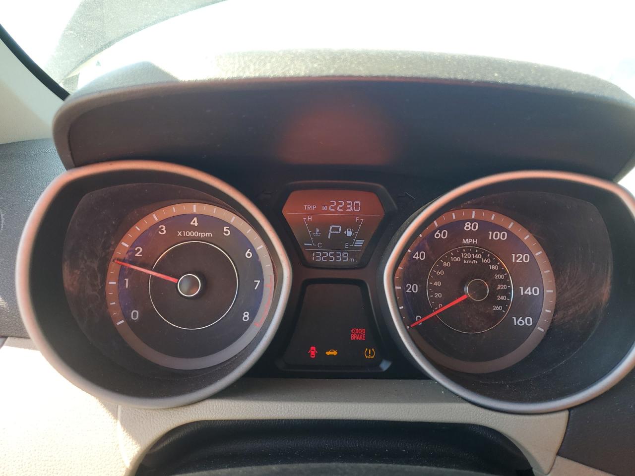 2016 Hyundai Elantra - Image 9