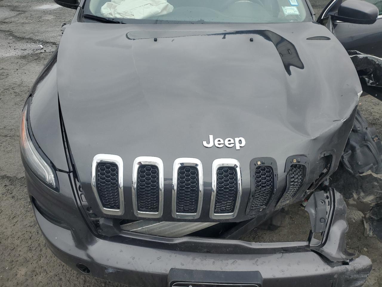 2015 Jeep Grand Cherokee - Image 14