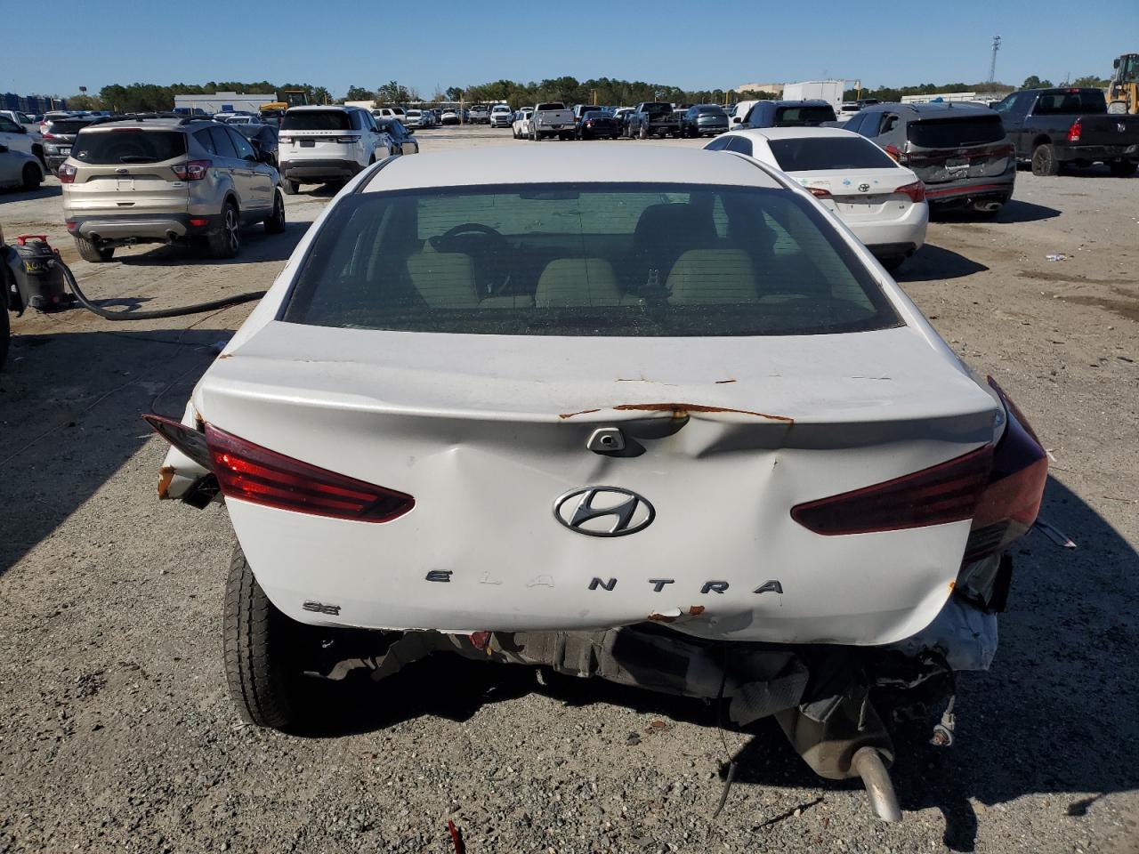 2020 Hyundai Elantra - Image 6