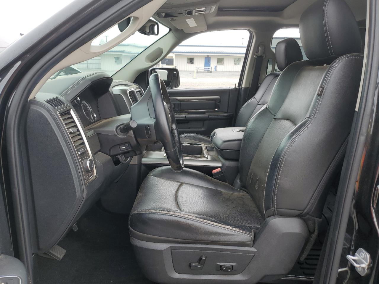 2015 RAM 1500 - Image 7