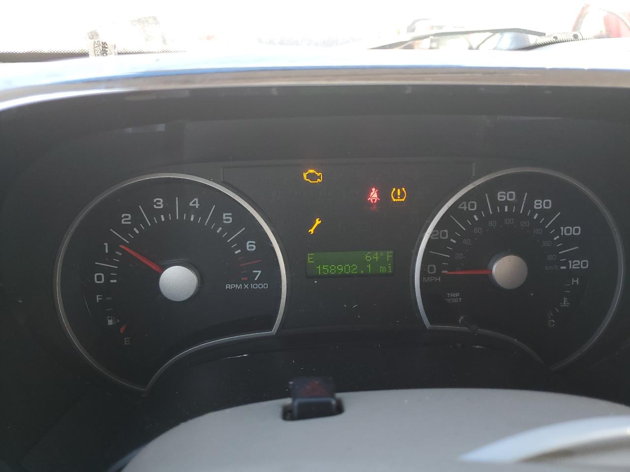 2006 Ford Explorer - Image 9