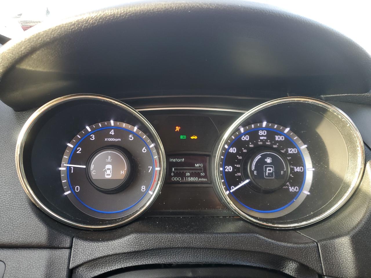 2012 Hyundai Sonata - Image 9