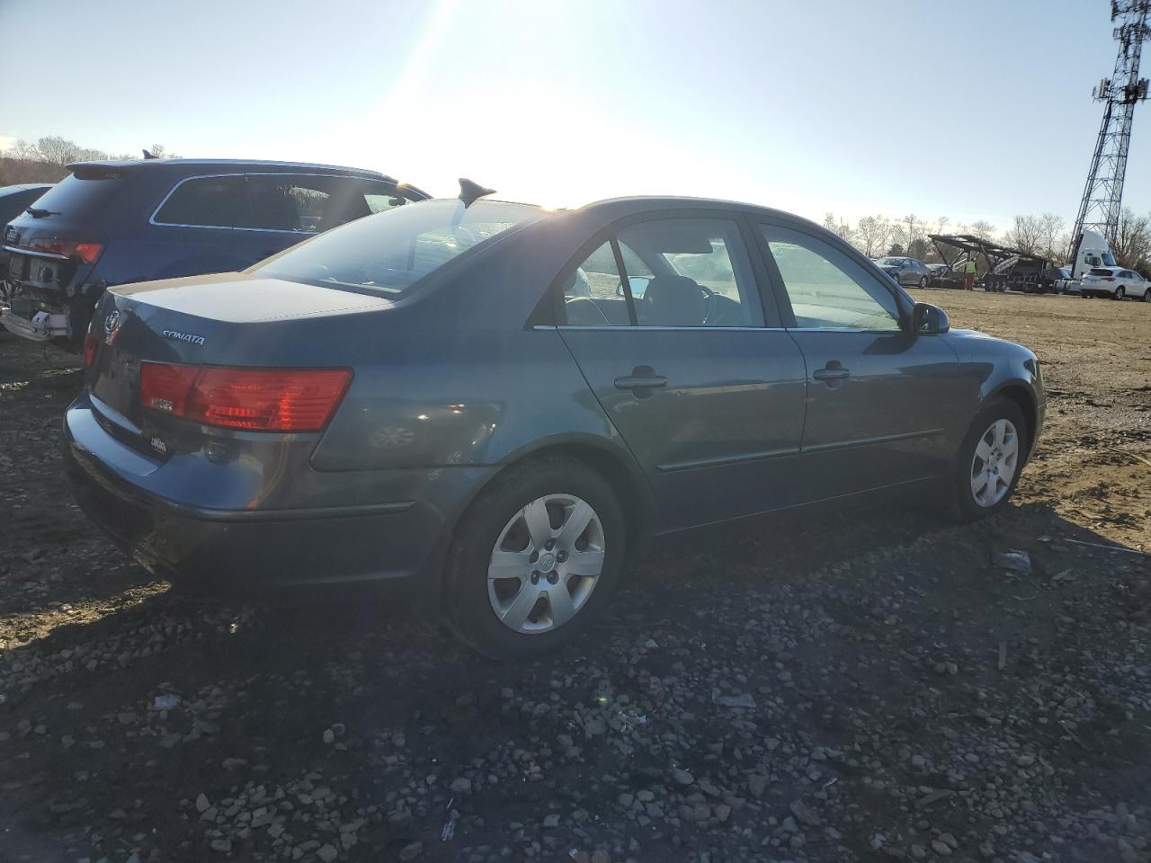 2010 Hyundai Sonata - Image 3