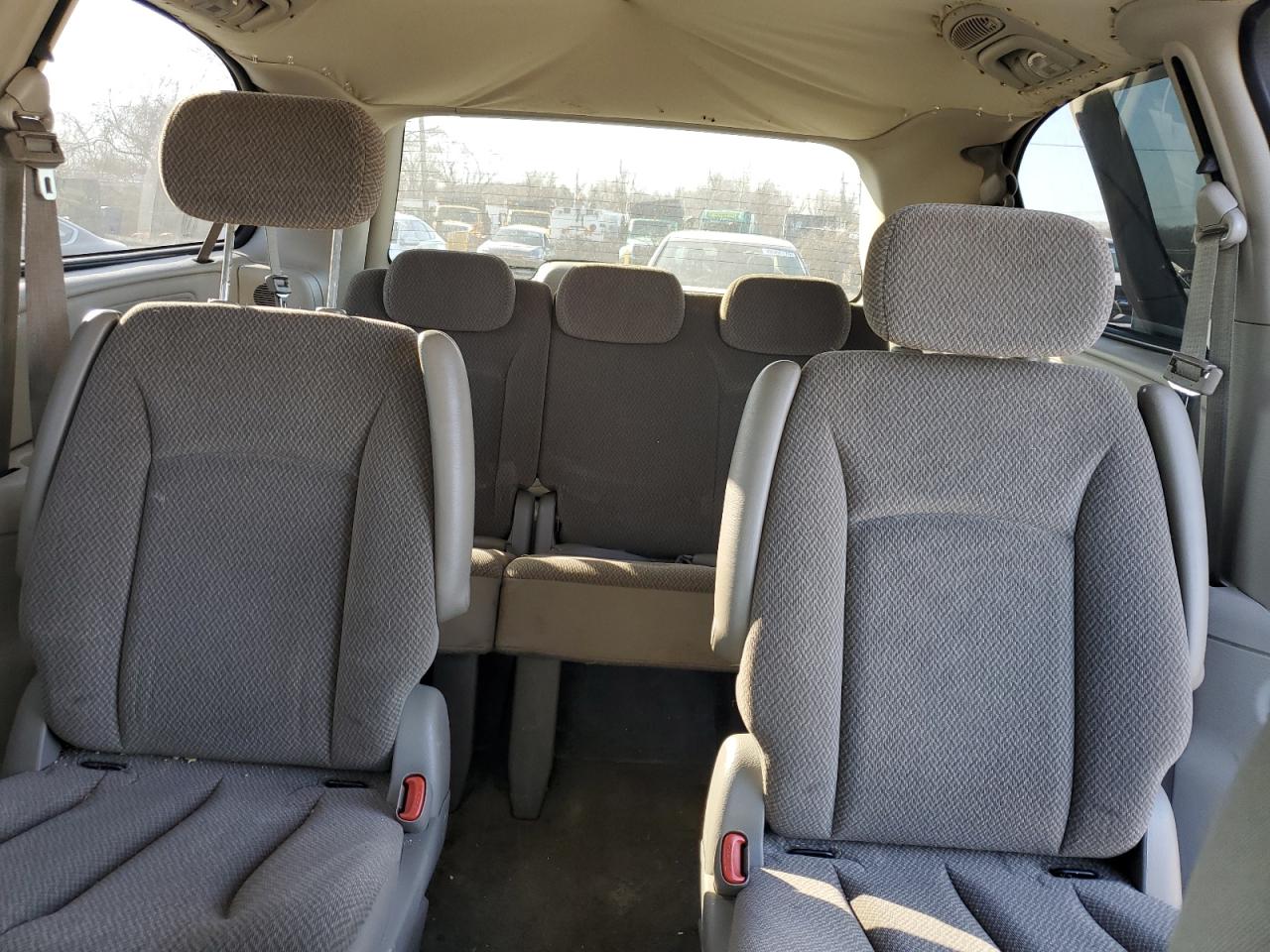 2006 Dodge Caravan - Image 10