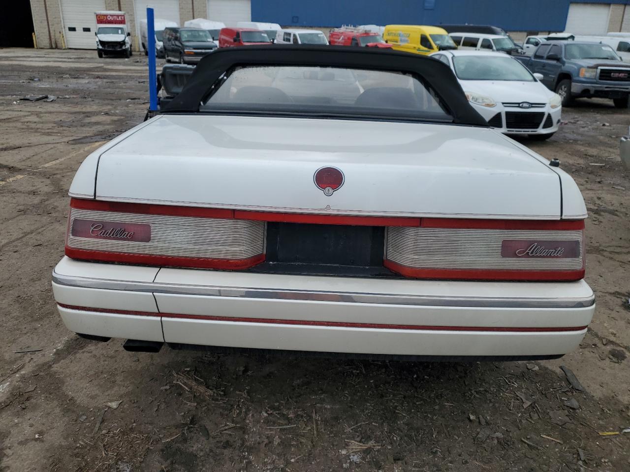 1990 Cadillac Allante - Image 6