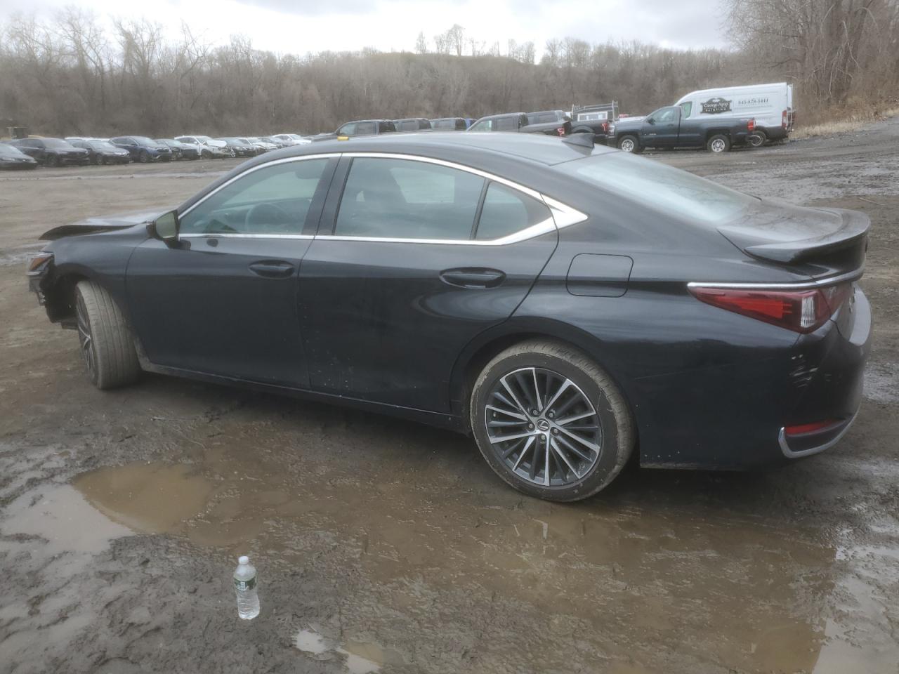 2022 Lexus ES - Image 2