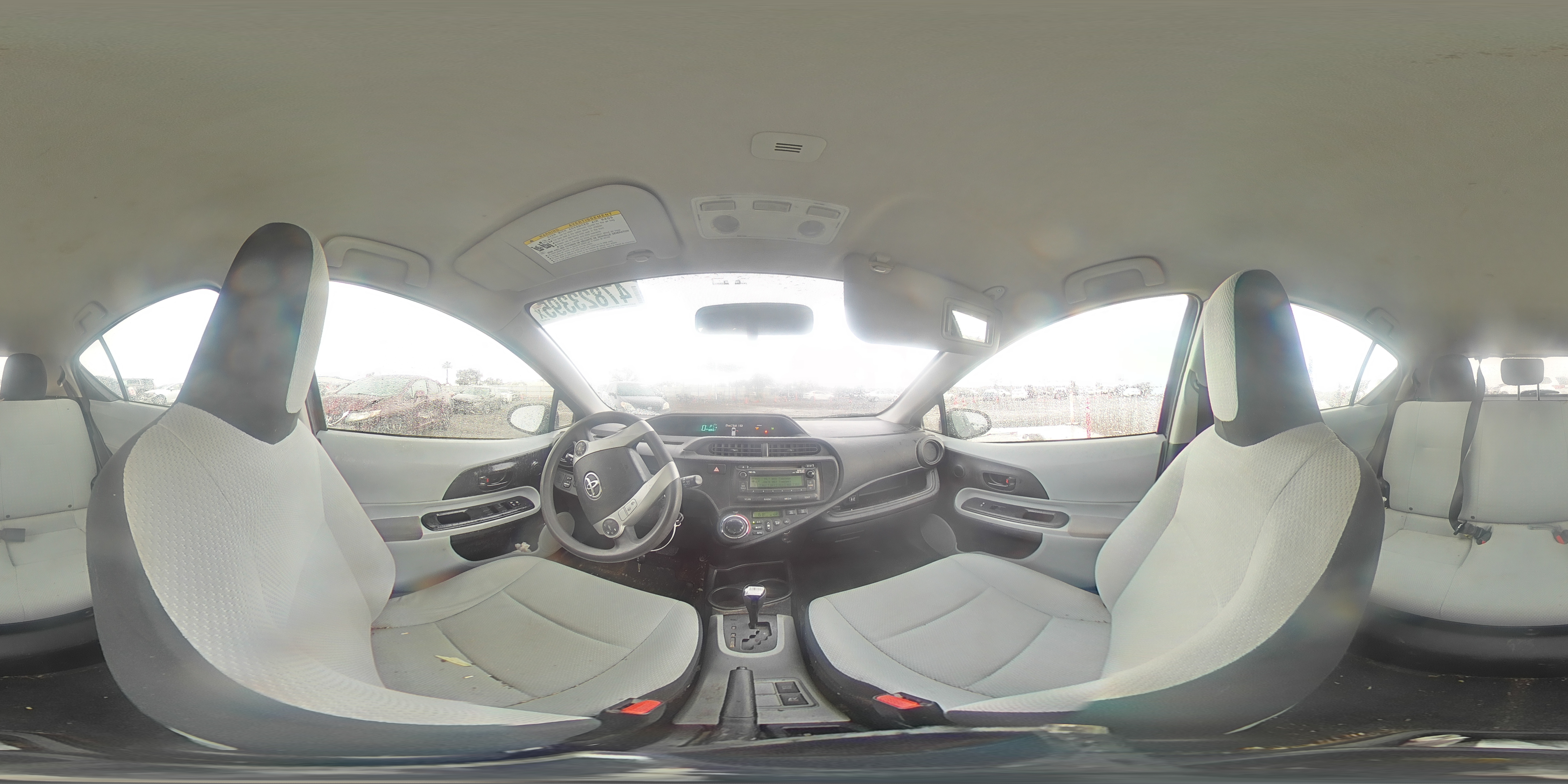 2013 Toyota Prius - Image 14