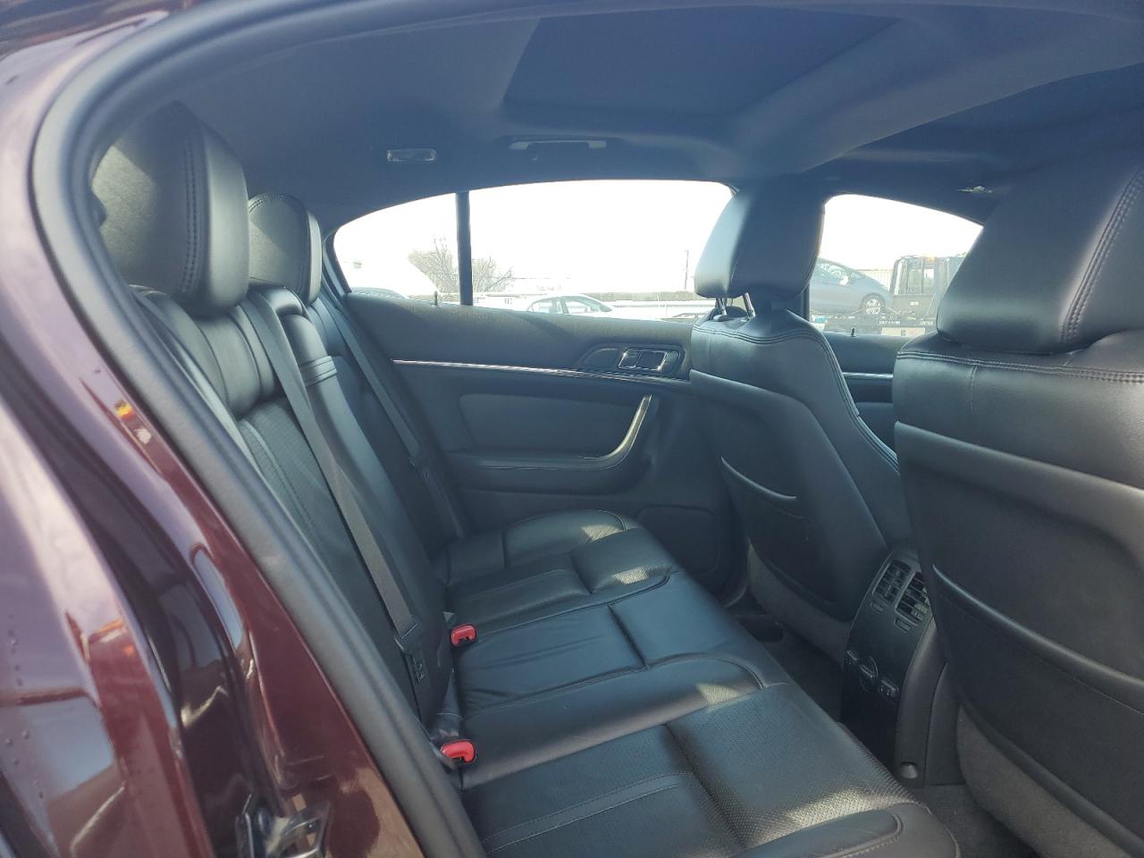 2011 Lincoln MKS - Image 10