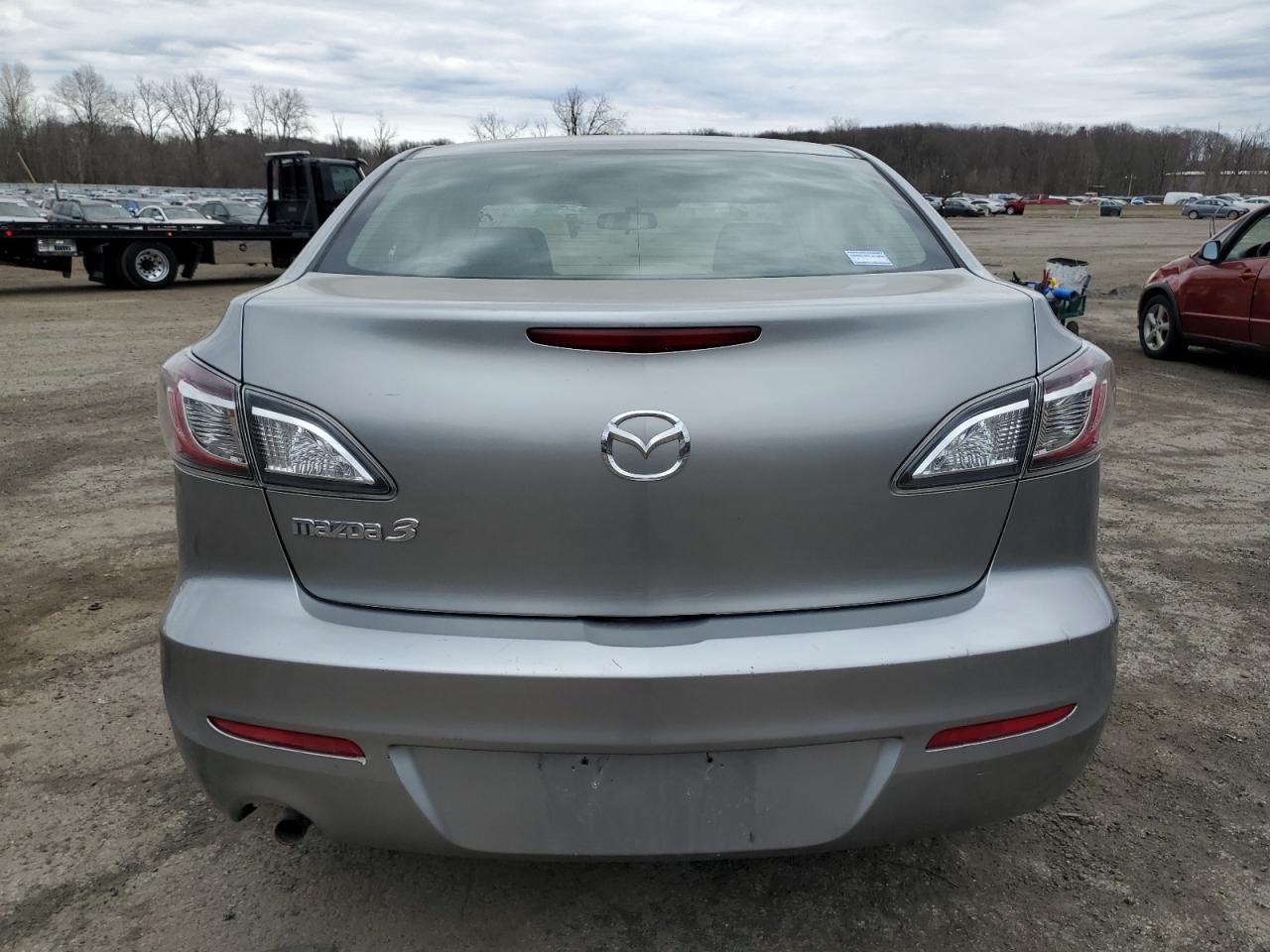 2013 Mazda 3 - Image 6