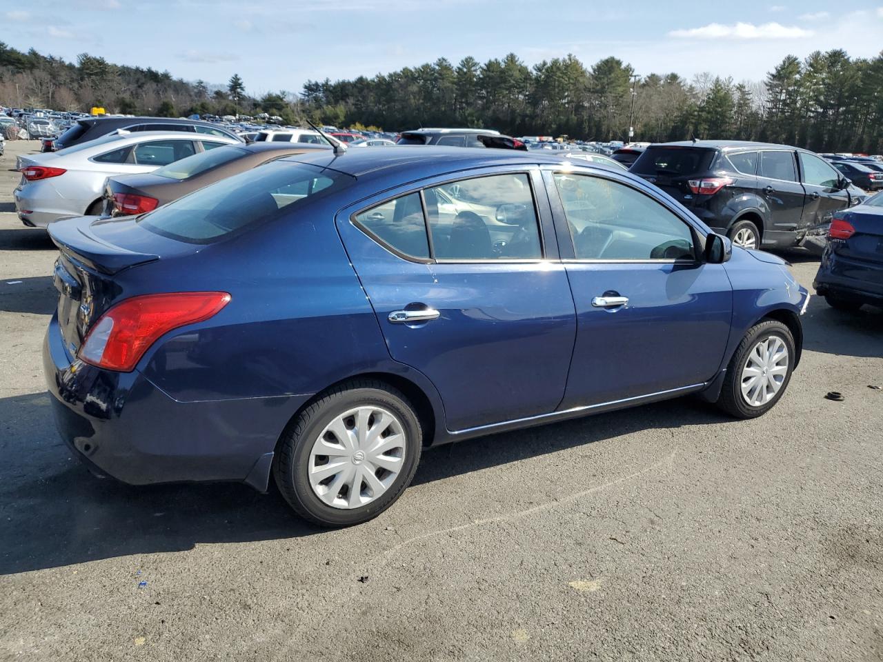 2014 Nissan Versa - Image 3