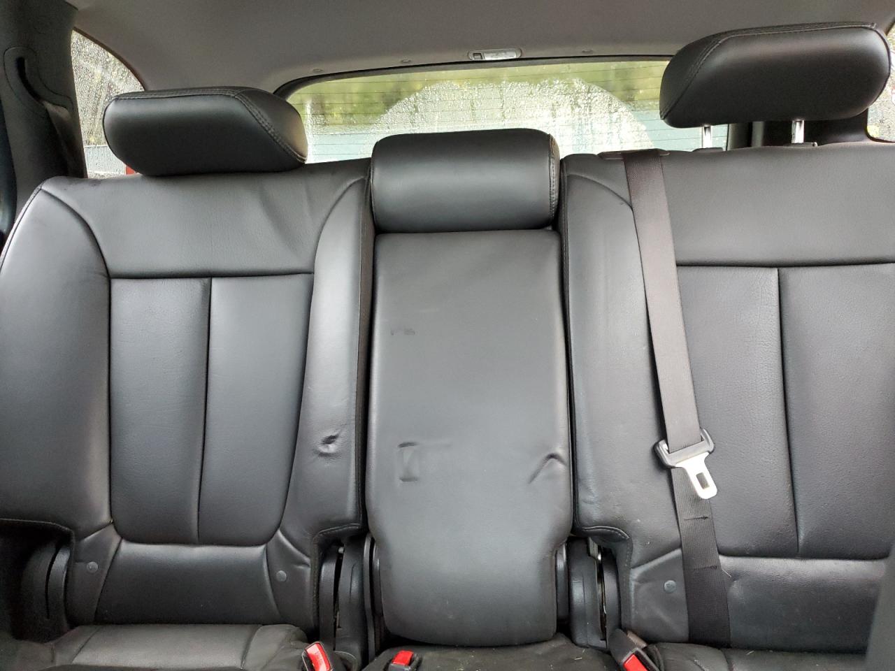 2012 Hyundai Santa Fe - Image 10