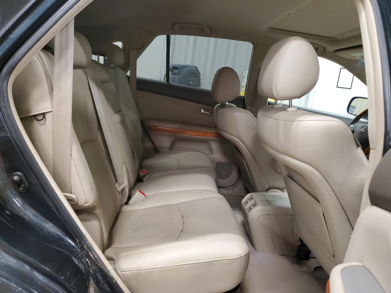 2005 Lexus RX - Image 10