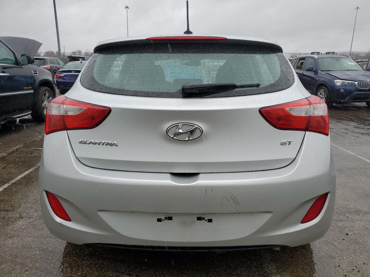 2016 Hyundai Elantra - Image 6