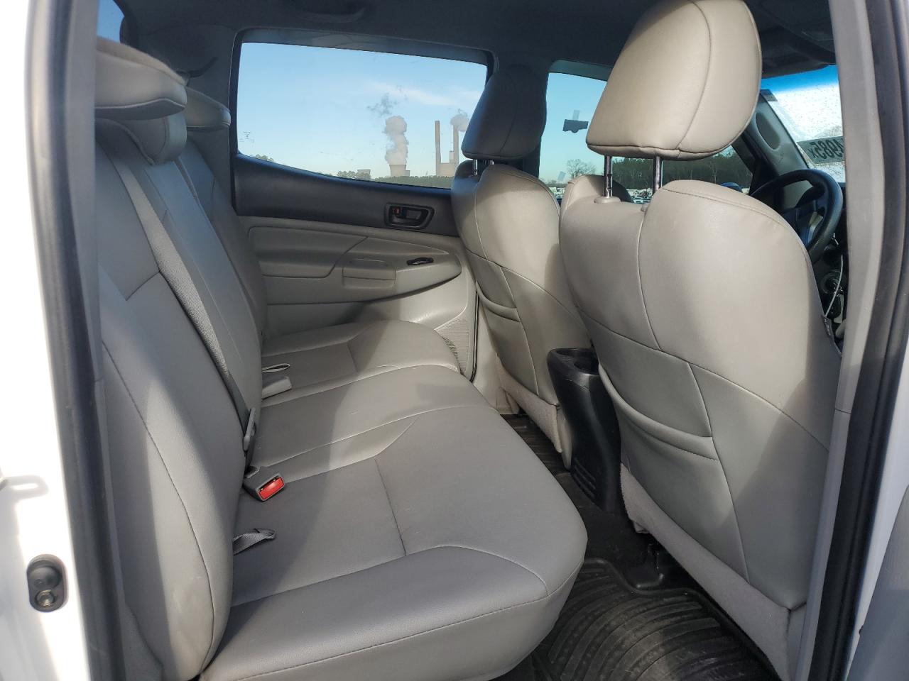 2013 Toyota Tacoma - Image 10