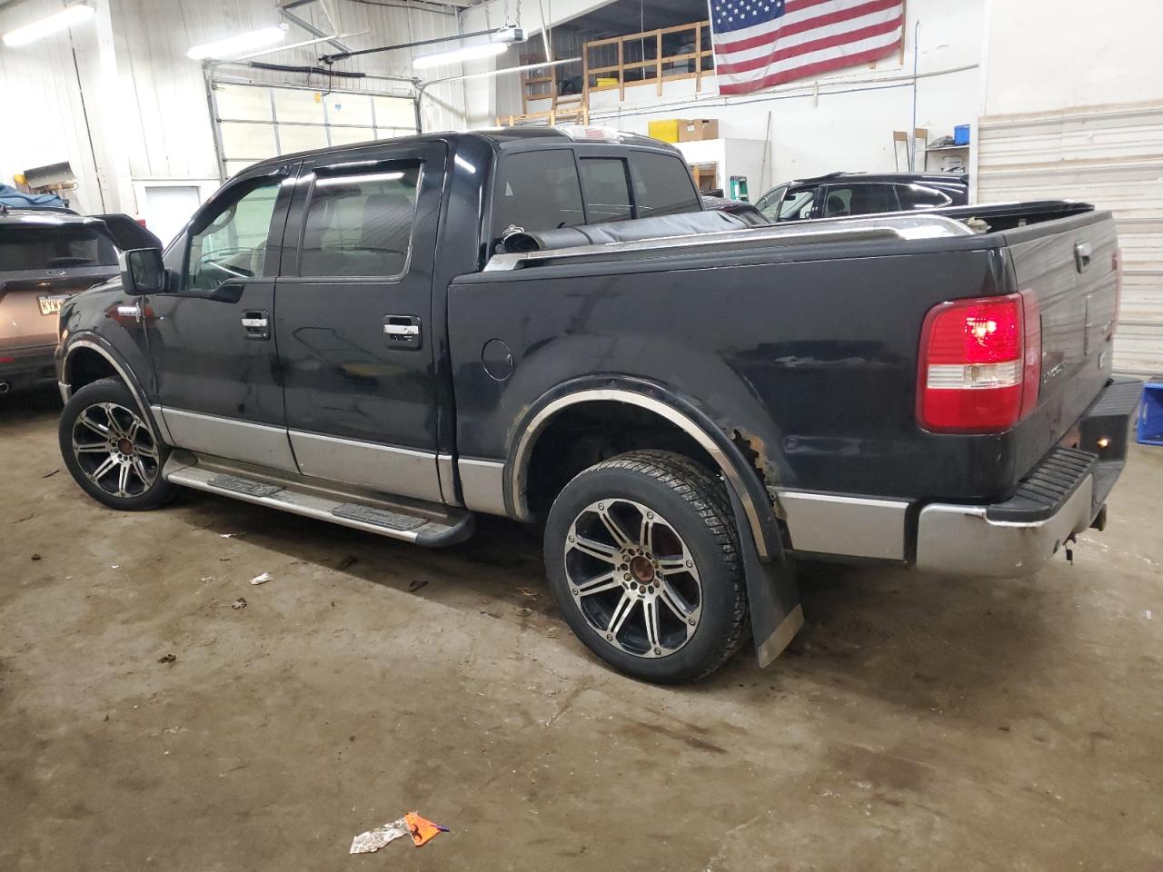 2006 Lincoln Mark LT - Image 2