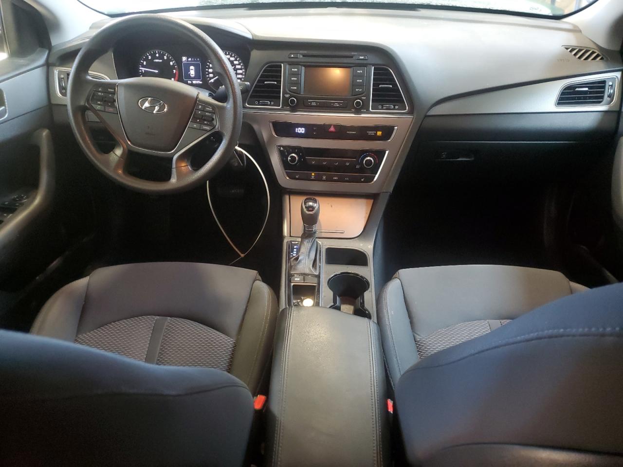 2016 Hyundai Sonata - Image 8