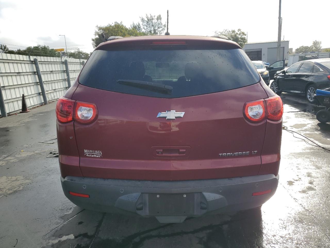 2010 Chevrolet Traverse - Image 6