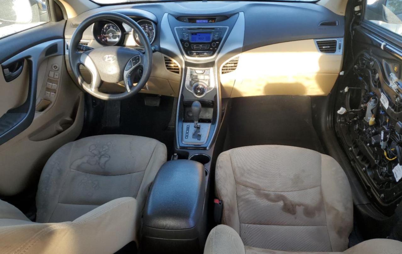 2013 Hyundai Elantra - Image 8
