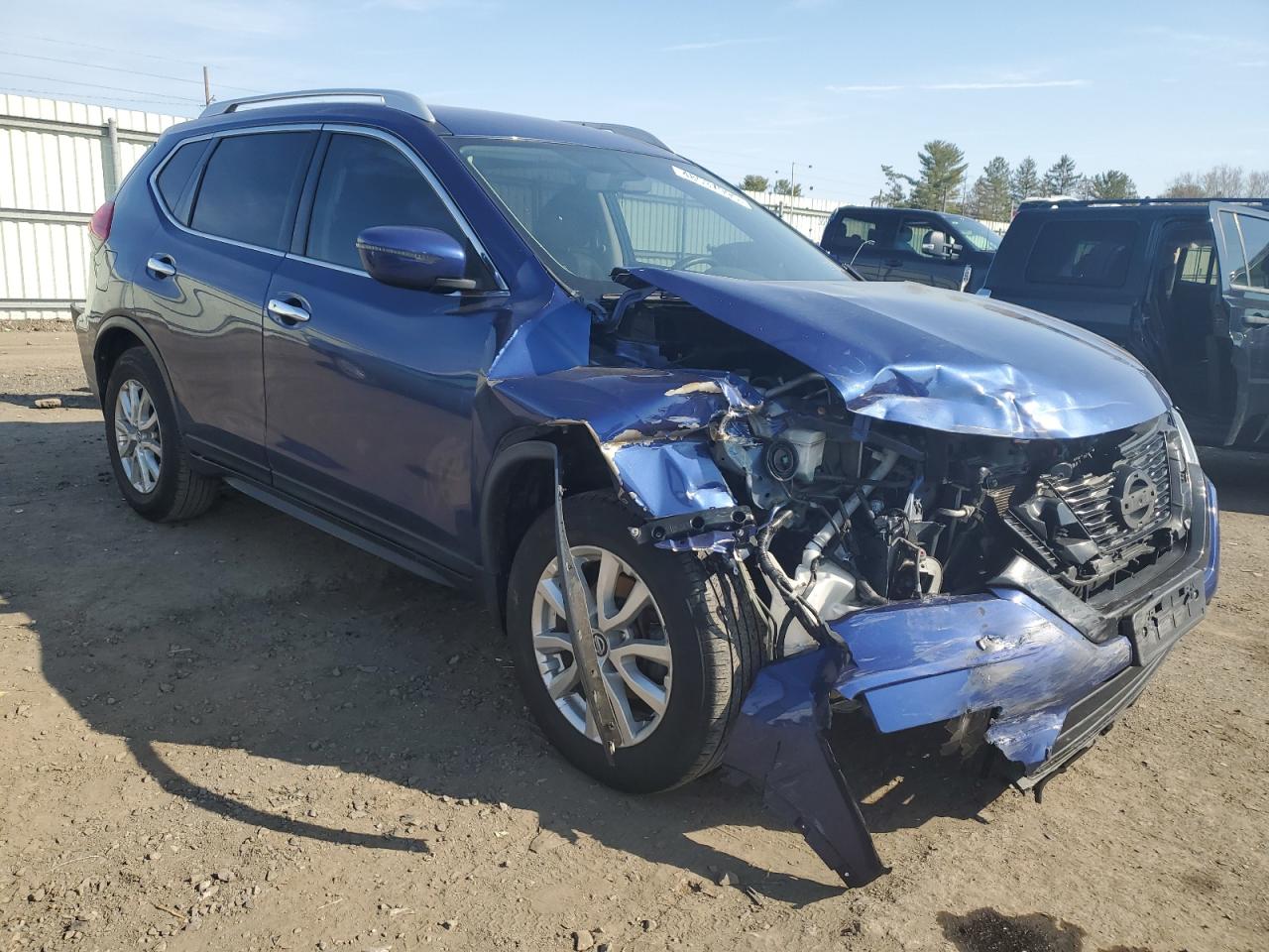 2017 Nissan Rogue - Image 4