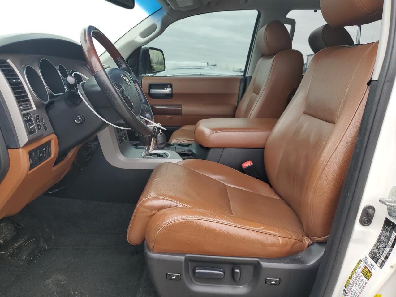 2013 Toyota Sequoia - Image 7