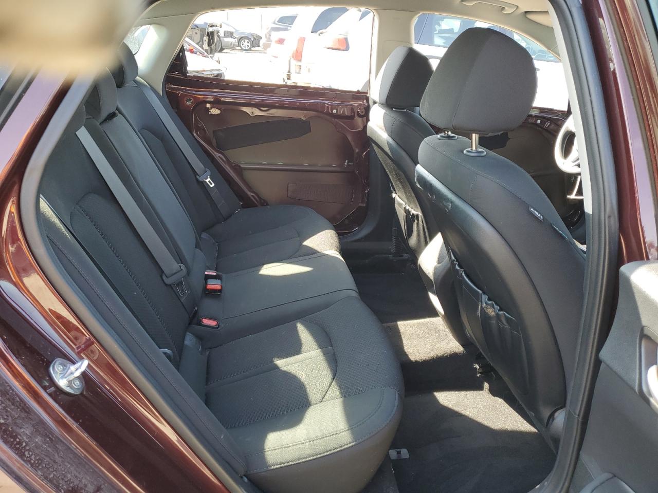 2018 Kia Optima - Image 10